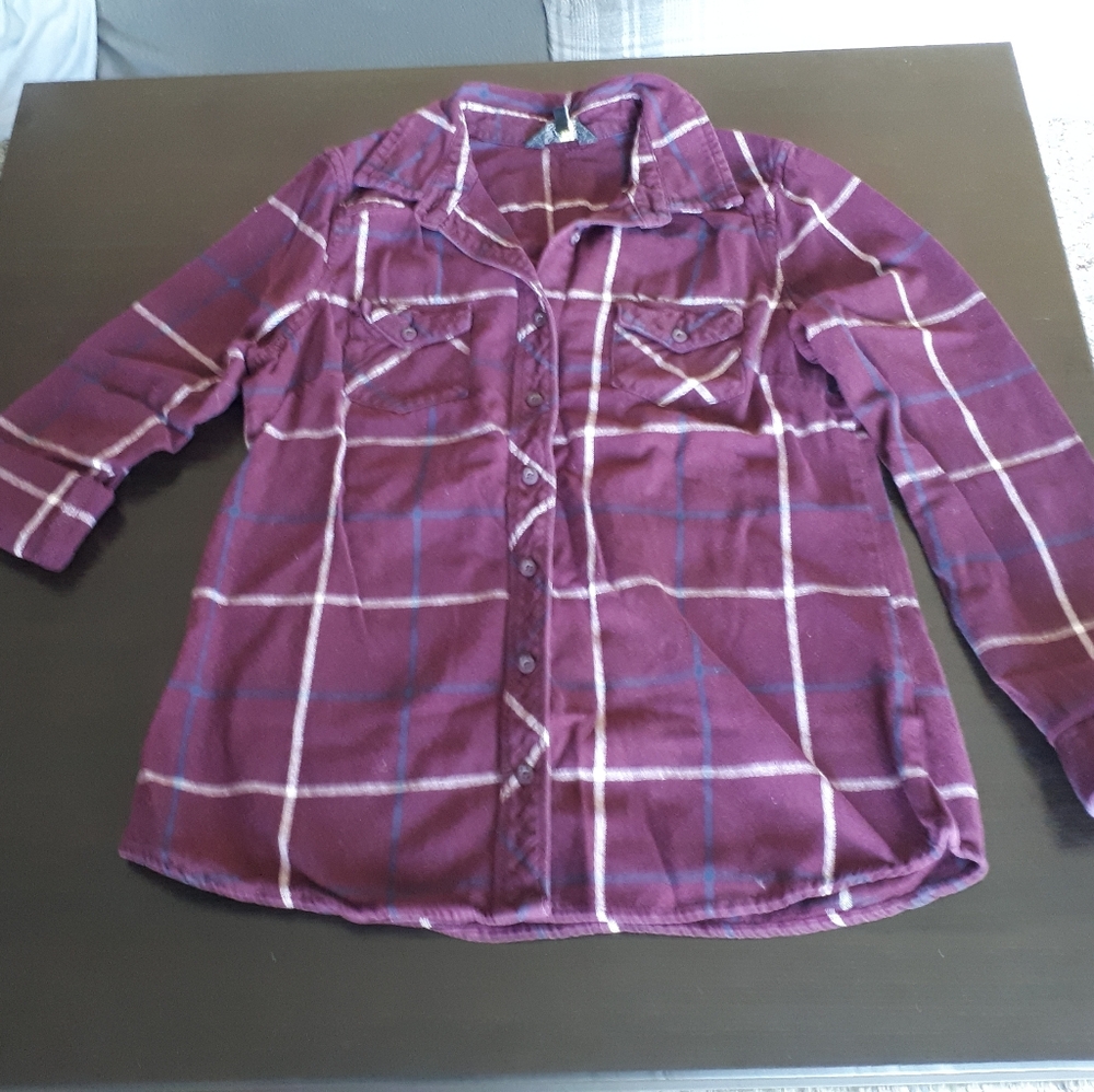 G21 Size Large Plaid Long Sleeve Short